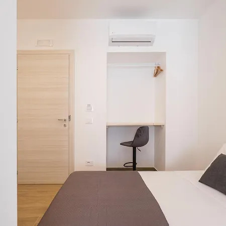 Majamy House Όλμπια