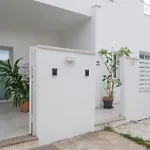 Majamy House