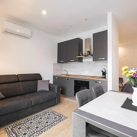 Majamy House Pensjonat