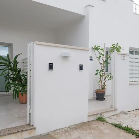 Majamy House