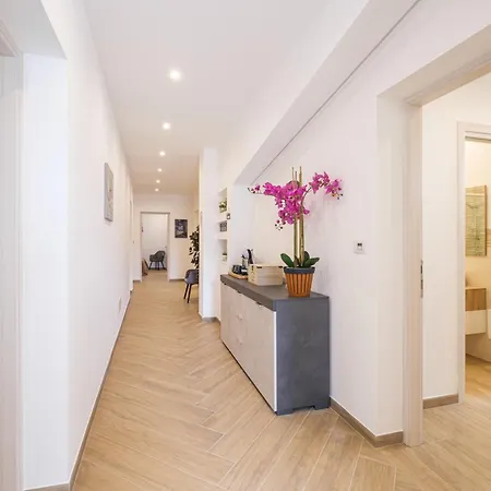 Pensjonat Majamy House Olbia